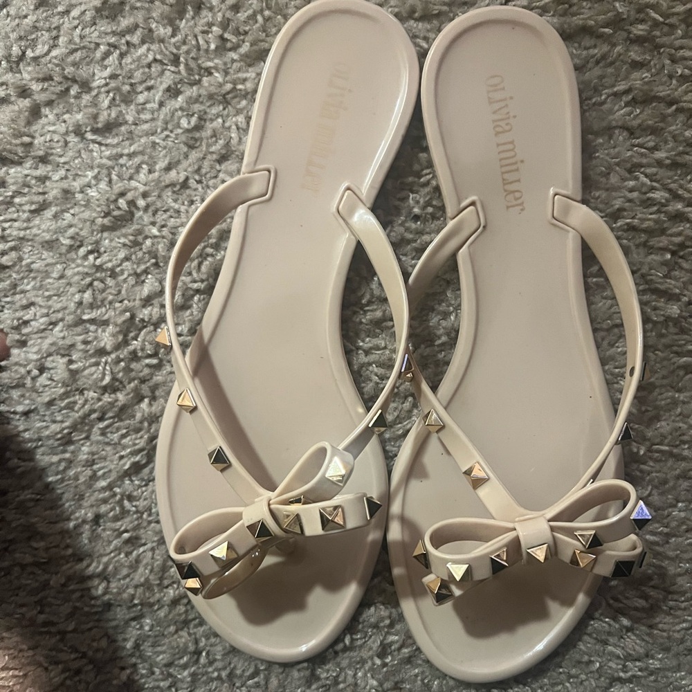 Stud sandals